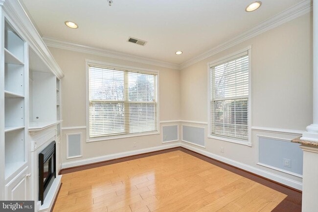 Photo - 43865 Hickory Corner Terrace