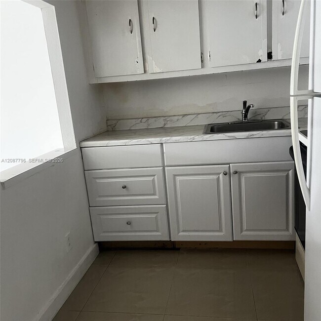 Photo - 200 172nd St Unit 504