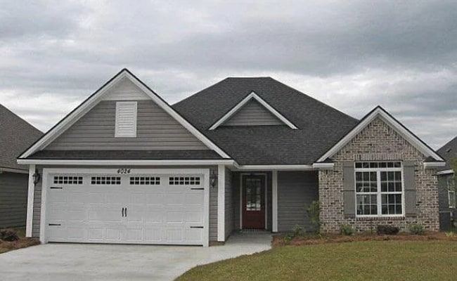 Building Photo - Charming 3-Bedroom Home with Lake Views and Modern Amenities in Hahira, GA