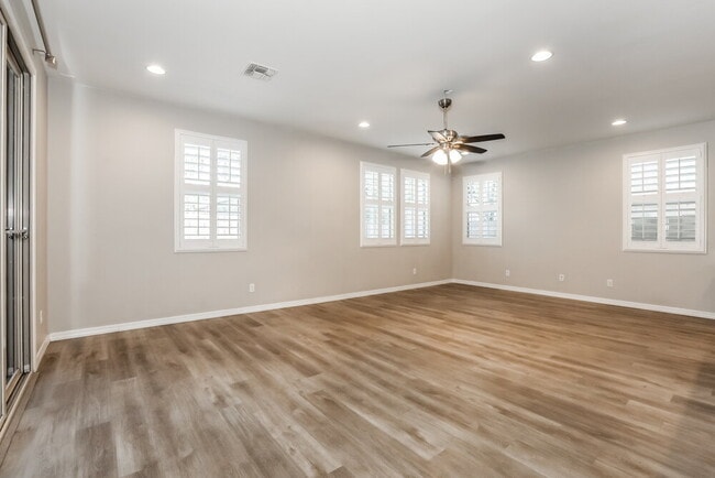 Photo - 5637 E Alder Ave