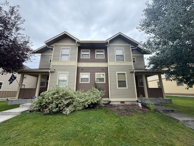 Building Photo - Spacious 4-Bedroom Condo in Valley West wi... Unit b