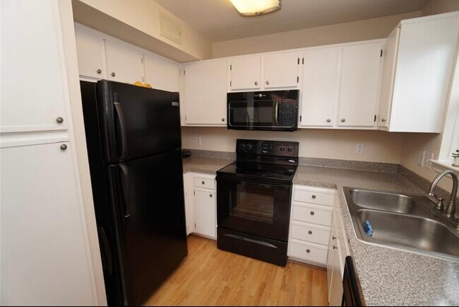 Photo - 3231 Allen Pkwy Unidad 2308