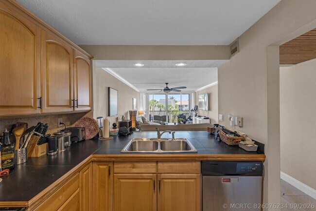 Photo - 6 Royal Palm Way Unit 307