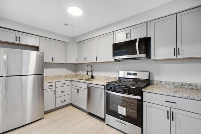 Photo - 844 Alverno Ave