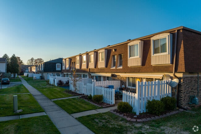 Photo - DuPage Green