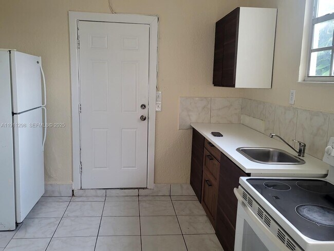 Photo - 3680 NW 20th Ct Unit 1