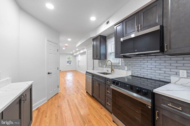 Photo - 1325 W St SE