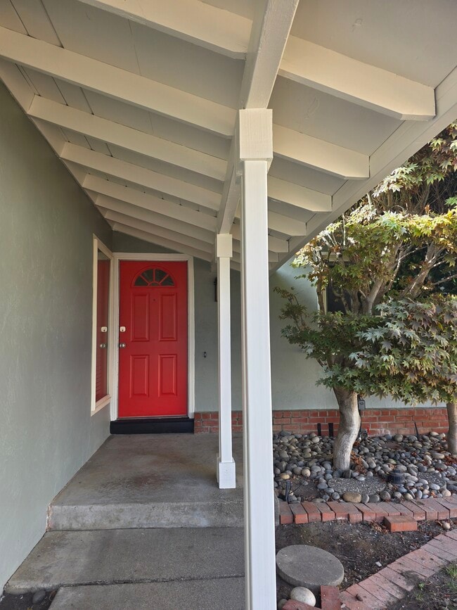 Photo - 39685 Lahana Way