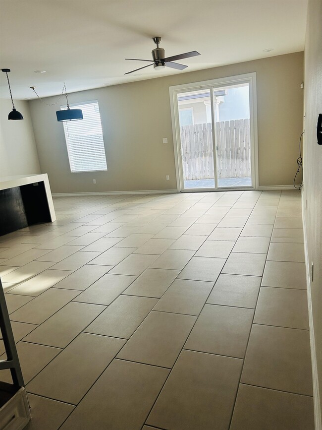 Photo - 7913 Elka Lp