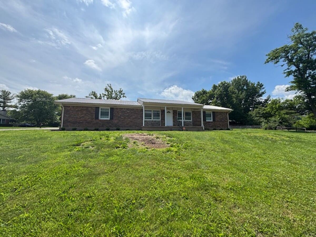 Photo - 607 Harvard Dr House