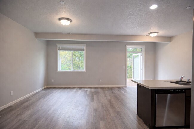 Photo - 193 Cloverdale Rd
