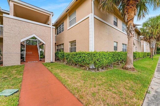 Building Photo - 1018 Twin Lakes Dr Unit 21-A