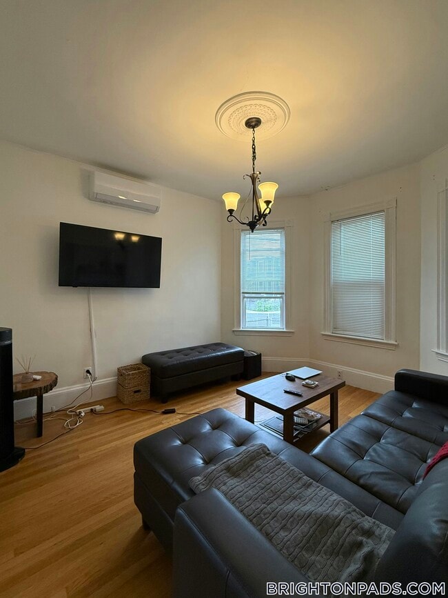 Building Photo - 34 Etna St Rental