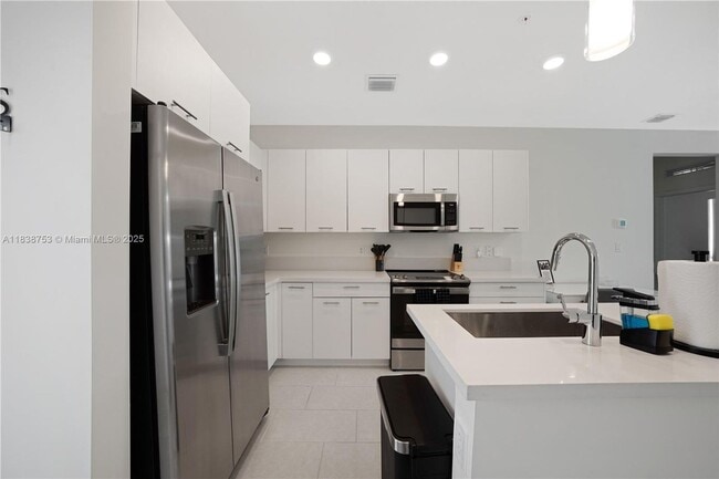 Building Photo - 8167 NW 41st St Rental