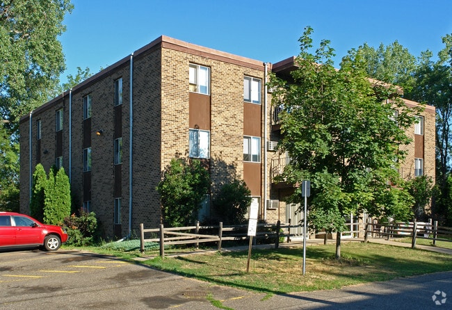 Building Photo - 1640 Galtier St Rental