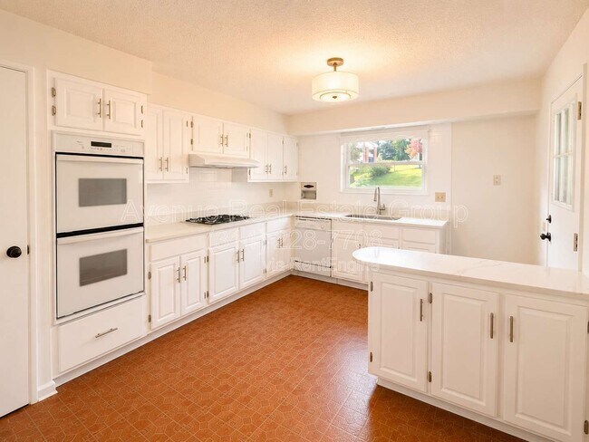 Photo - 13241 Delft Dr