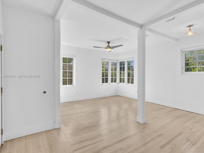 Photo - 1009 Meridian Ave Unit 16