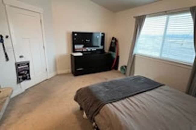 Photo - 192 W Silver Springs Dr Unidad Bedroom 1