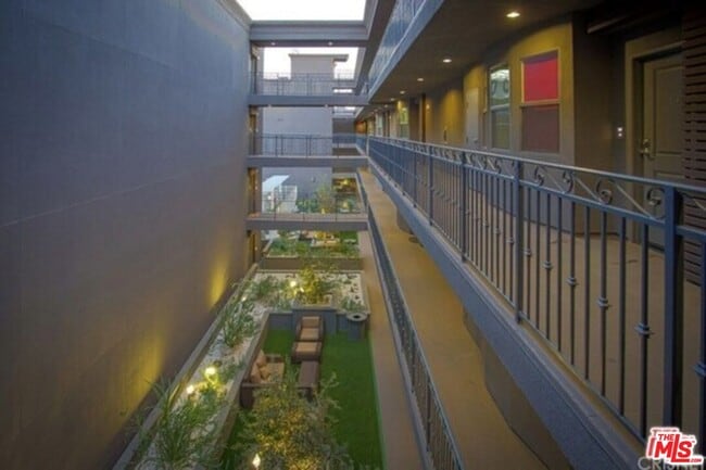 Photo - 11925 Kling St Unit 311