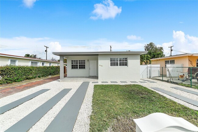 Building Photo - 9461 SW 37th St Rental