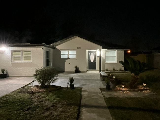 Photo - 2135 Delaware Ave