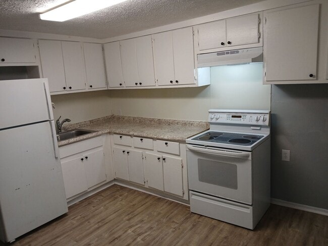 Building Photo - 928 Hamilton Blvd