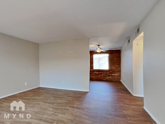 Photo - 910 S Dorsey Ln Unit 23
