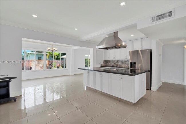 Photo - 5901 SW 45th St