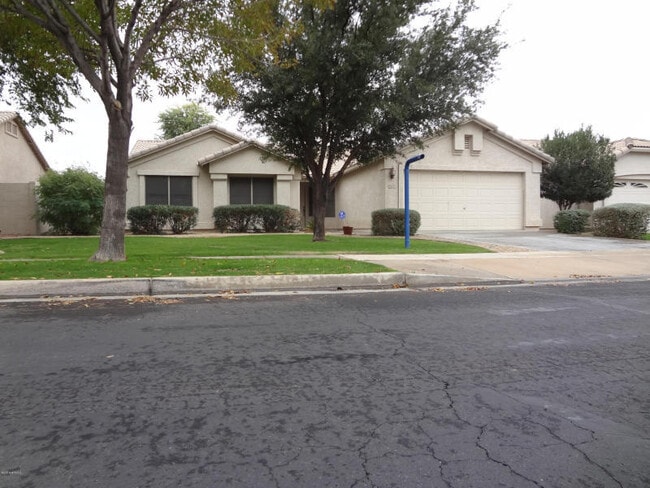 Building Photo - Ocotillo Lakes Upcoming Unit!