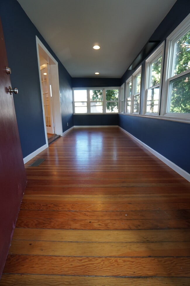 Front entry room / office coming off front patio - 224 E Benton Ave