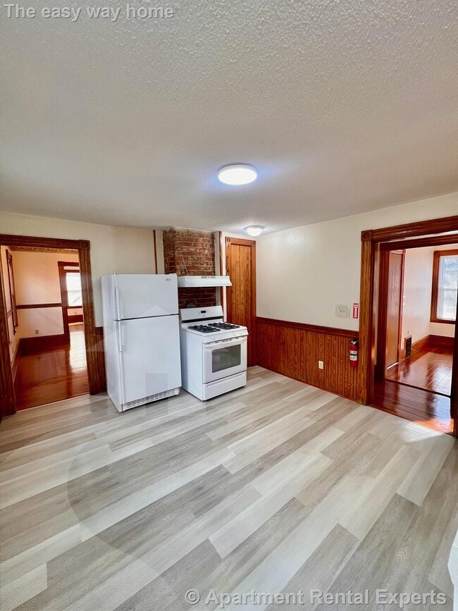 Photo - 22 Temple St Unit #2