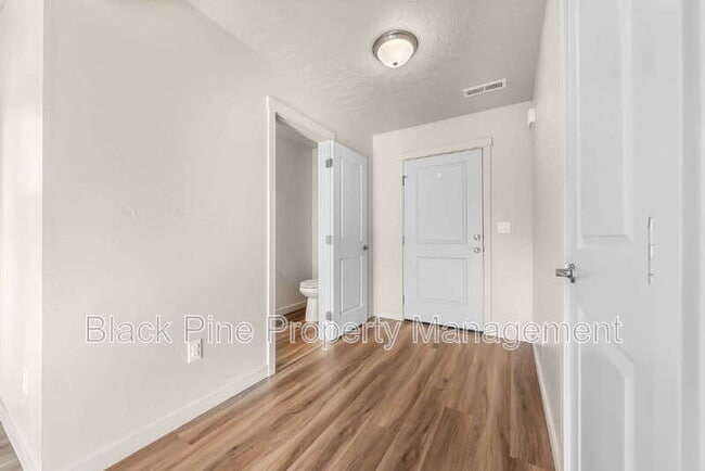 Photo - 6049 S Carlburg Ave