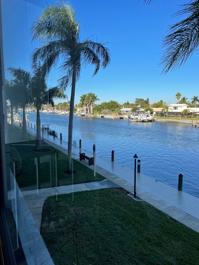 Building Photo - 4902 38th Way S Unit 206