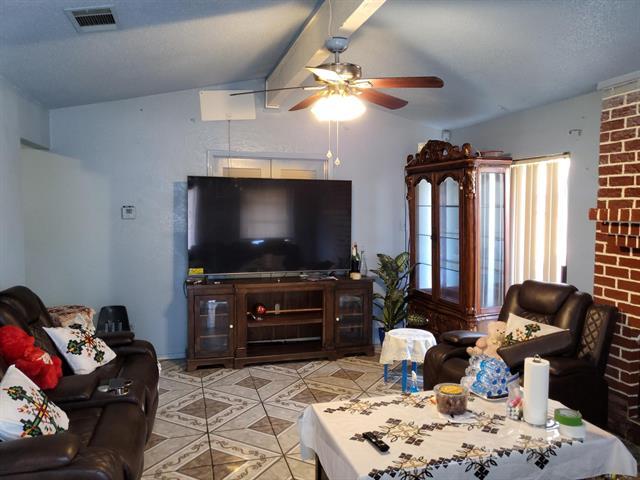 Photo - 3320 Green Ridge St