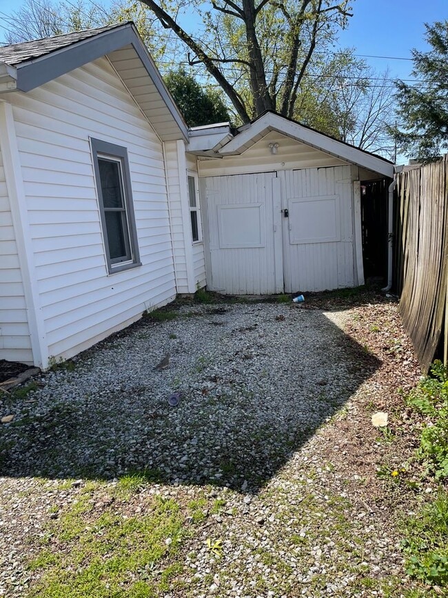 Photo - 104 E Wilson St