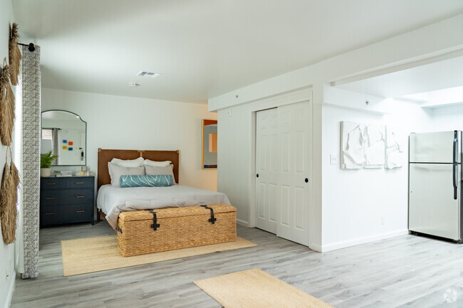 1BR, 1BA - 500SF - Bedroom