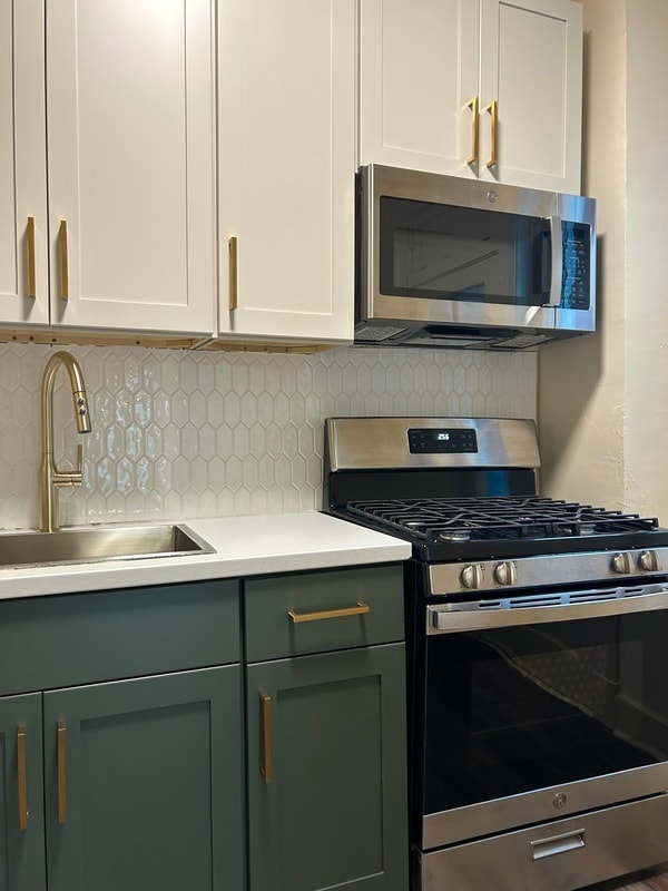 Building Photo - 2750 Broadway Ave Unit 4