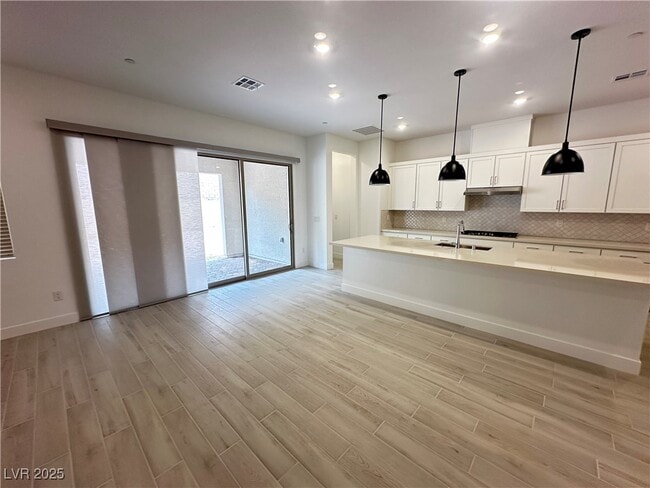 Building Photo - 350 Tigullio Ave Rental