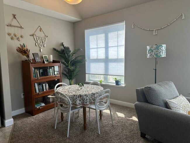 Photo - 180 E Capitol Dr