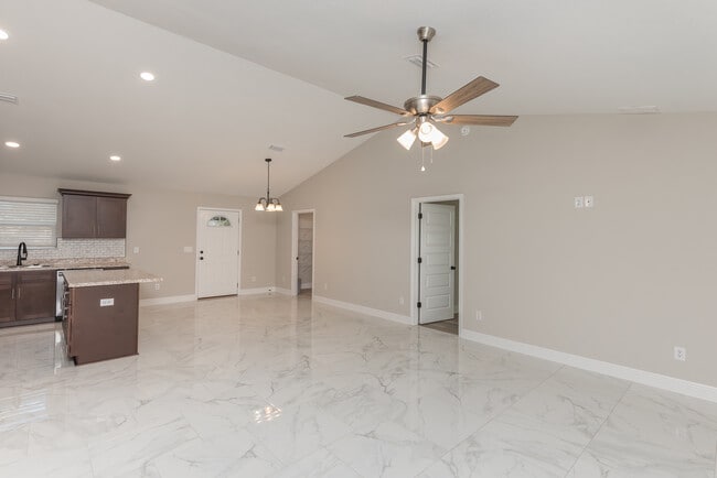 Photo - 8570 Stockdale Ave