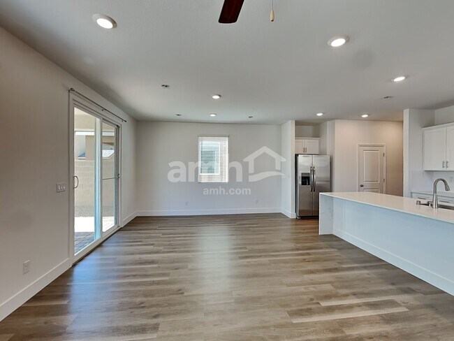 Photo - 5824 Vaes Dothrak St