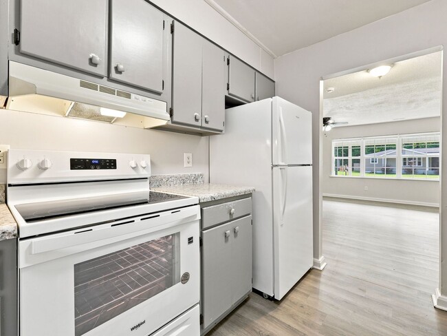 Photo - 205 5th Avenue