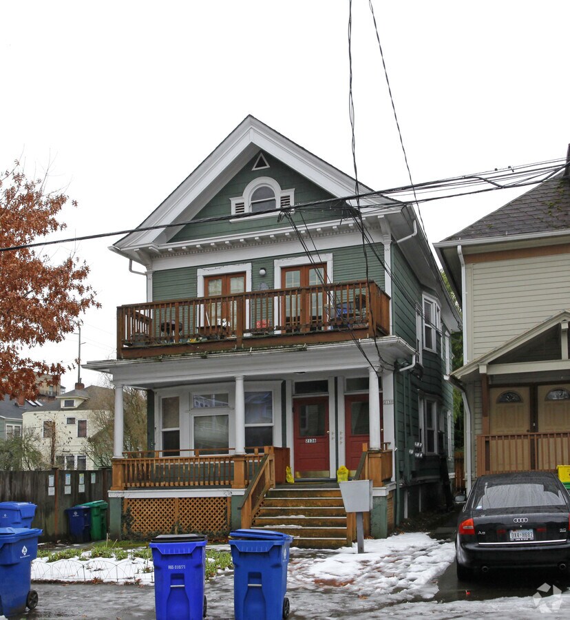 Primary Photo - 2136 NW Irving St