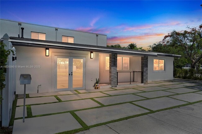 Photo - 1020 SW 4th Ave Casa