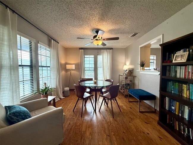Photo - 1609 W 11th St