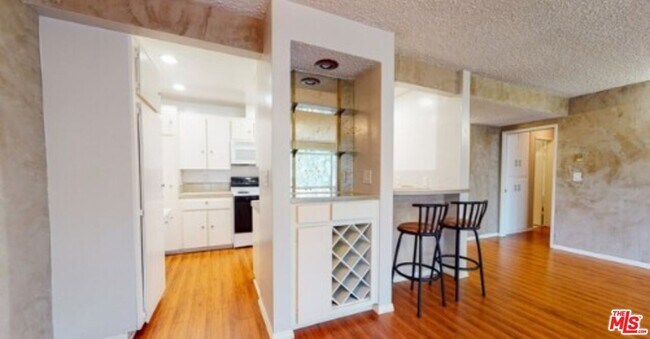 Photo - 6225 Canterbury Dr Unit 306