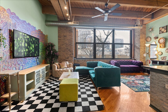 Photo - 1040 W Adams St Unit 105