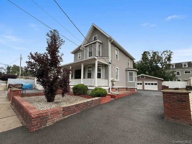 60 Catherine St Unit 1