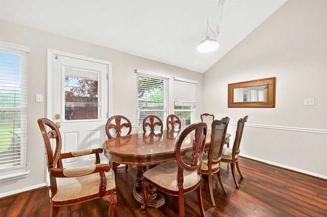 Photo - 15343 Meadow Village Dr