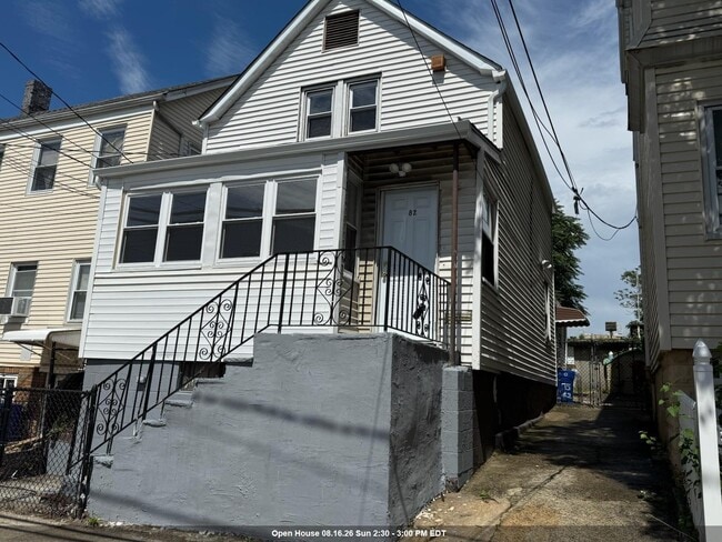Building Photo - 82 McAdoo Ave Unit FULL HOUSE